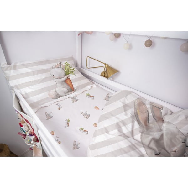 Bílé napínací dětské prostěradlo do postýlky z bavlněného saténu 60x120 cm Hugging Bunnies – Butter Kings-image-1