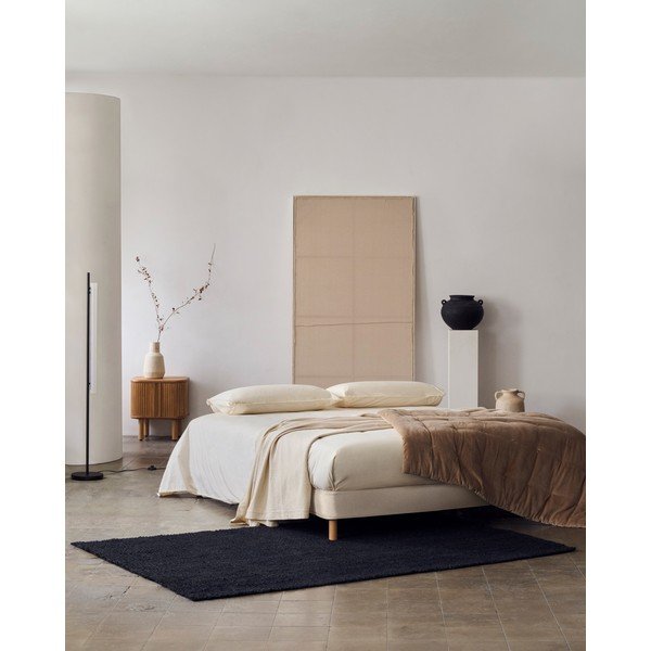 Béžová čalouněná dvoulůžková postel 150x190 cm Ofelia – Kave Home-image-1