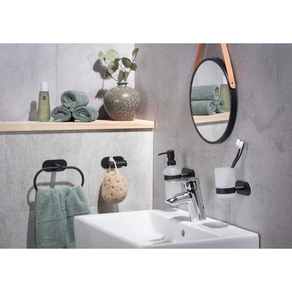 Matně černá samodržící sada doplňků do koupelny z nerezové oceli Orea – Wenko-image-1