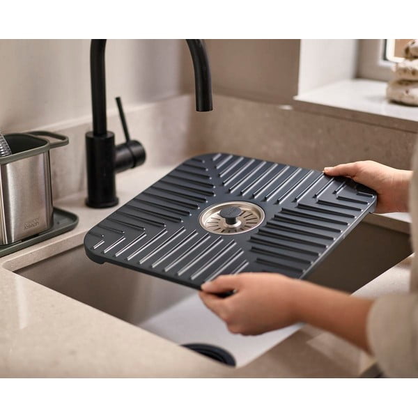 Protiskluzová podložka do dřezu 30x30 cm SinkShield – Joseph Joseph-image-4