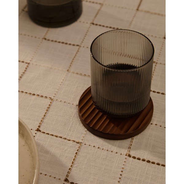 Dřevěné podtácky v sadě 4 ks v tmavě přírodní barvě Rommu – Kave Home-image-1