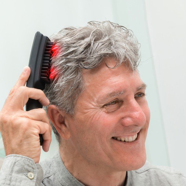 Černý masážní kartáč na vlasy s laserem InnovaGoods Hair Force One-image-1