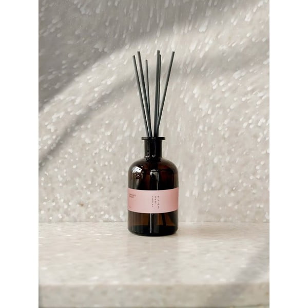 Difuzér #42 White Pepper, Tobacco, Vanilla – Perfumed Prague