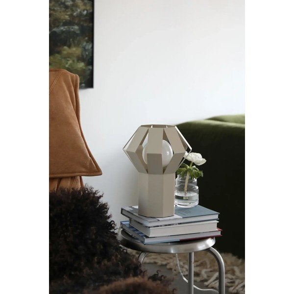 Béžová kovová stolní lampa s kovovým stínidlem (výška 27 cm) Octa – Markslöjd-image-1