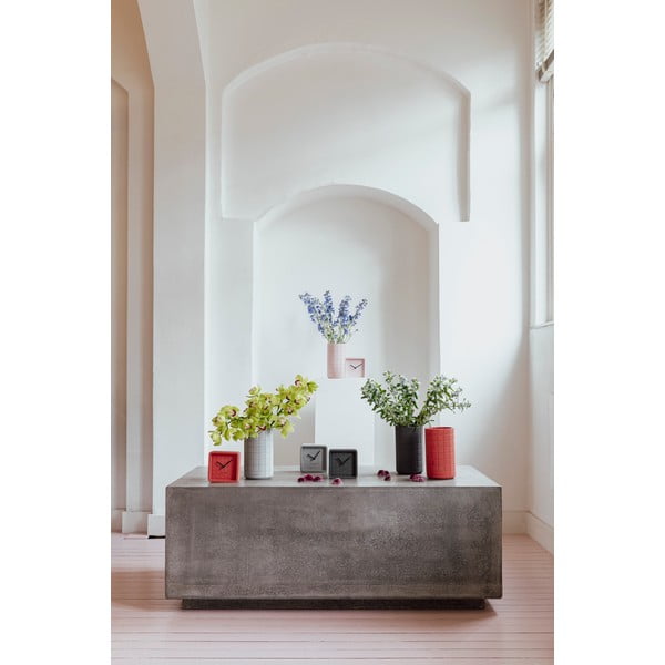 Světle šedá váza z betonu Fajen – Zuiver-image-3