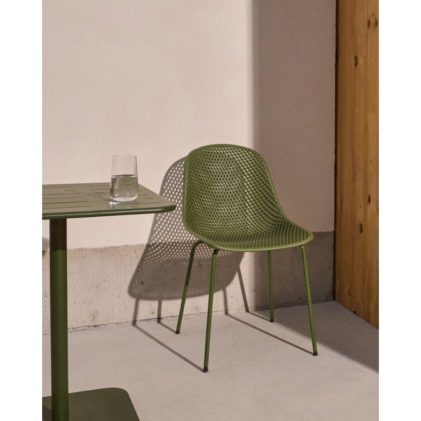 Tmavě zelená kovová zahradní židle Quinby – Kave Home-image-1