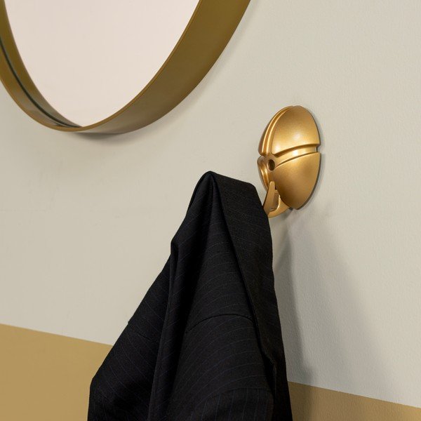 Nástěnný plastový háček ve zlaté barvě Tick – Spinder Design-image-1