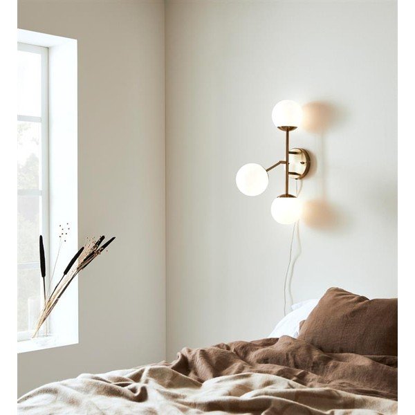 Bílé nástěnné svítidlo Markslöjd Trinity, výška 60 cm-image-2