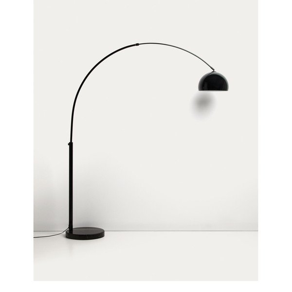 Černá stojací lampa s kovovým stínidlem (výška 160 cm) Madali – Kave Home-image-4