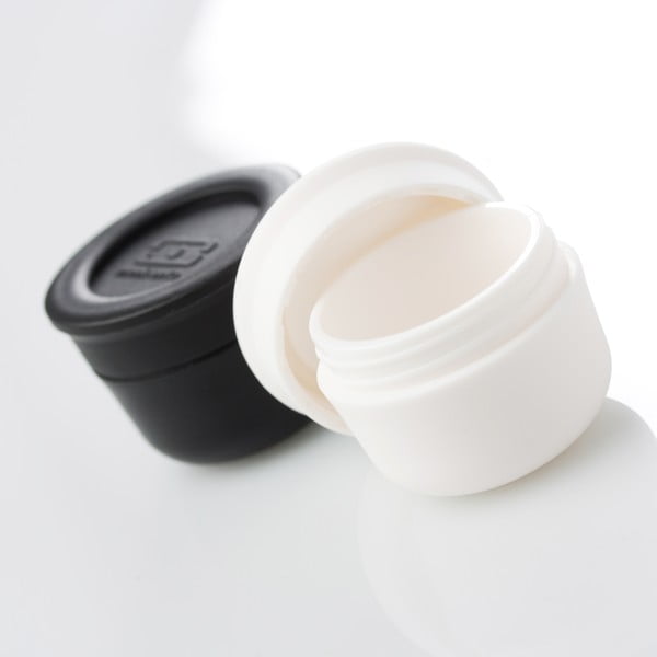 Sada bílého a černého omáčníku Monbento-image-1