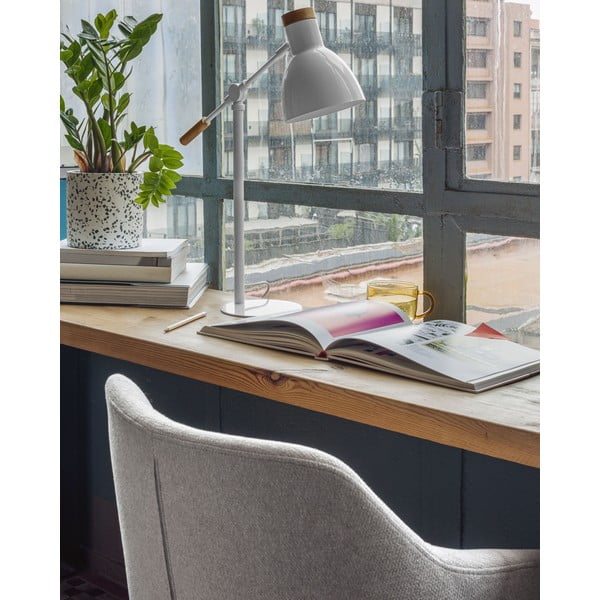 Bílá stolní lampa z bukového dřeva s kovovým stínidlem (výška 54 cm) Tescarle – Kave Home-image-1