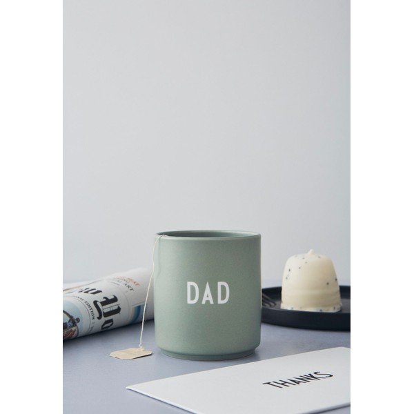 Zelený porcelánový hrnek 300 ml Dad – Design Letters-image-3