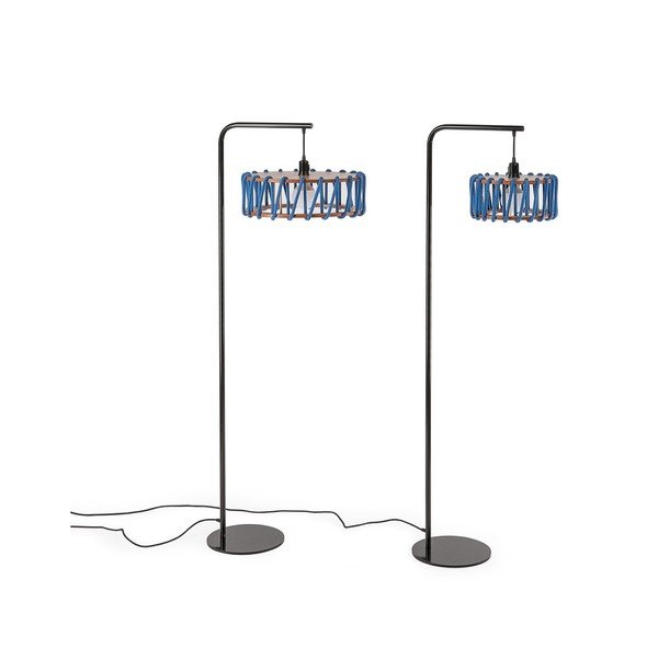 Stojací lampa s černou konstrukcí a velkým modrým stínidlem EMKO Macaron-image-3