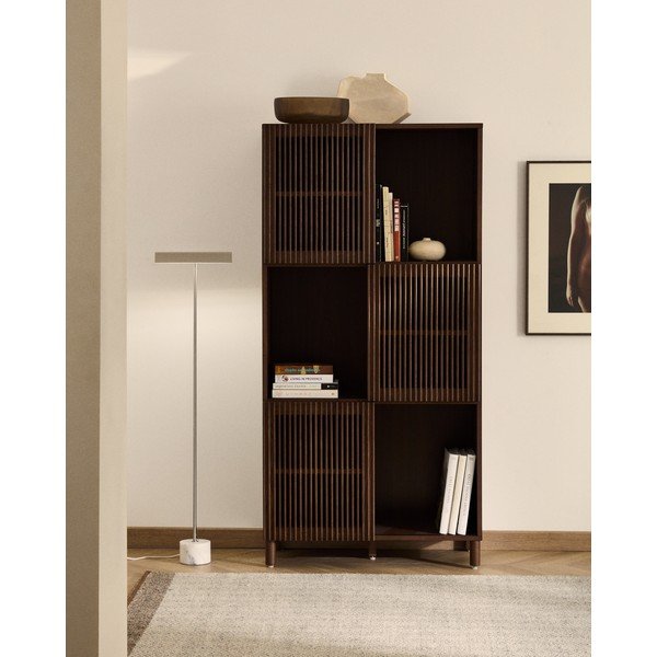 Tmavě hnědá knihovna v dekoru ořechu s posuvnými dveřmi 84,5x170x42,5 cm Beyla – Kave Home-image-1