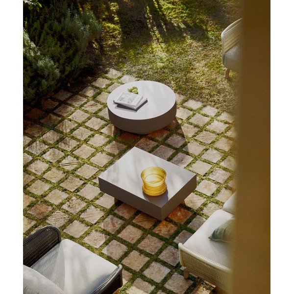 Betonový kulatý zahradní konferenční stolek ø 60 cm Garbet – Kave Home-image-2