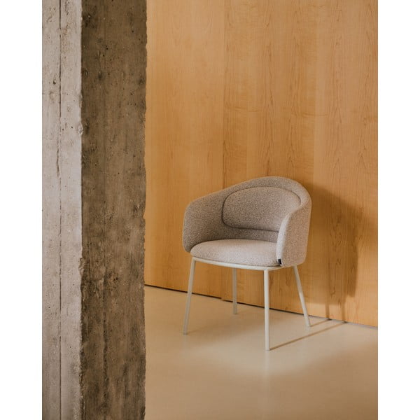 Šedobéžové čalouněné jídelní křeslo s područkami Minda – Kave Home-image-1