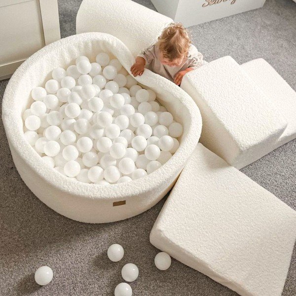 Bílé pěnové hřiště 3 ks z materiálu bouclé výška 30 cm 225x90 cm – Meowbaby-image-2