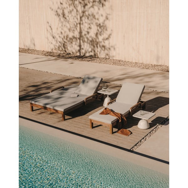 Dřevěné zahradní lehátko v bílo-přírodní barvě Turqueta – Kave Home-image-1