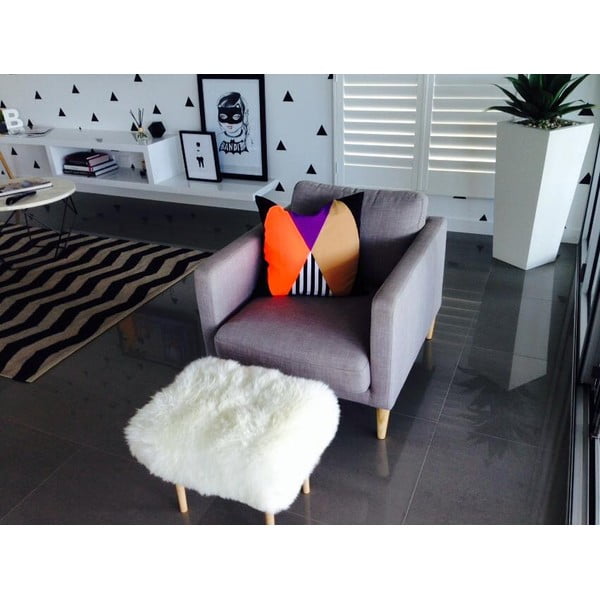 Stolička z ovčí kůže Nia Cerise-image-1