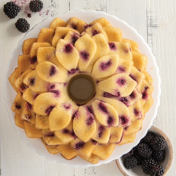Forma na bábovku v měděné barvě Nordic Ware Blossom, 2,4 l-image-3
