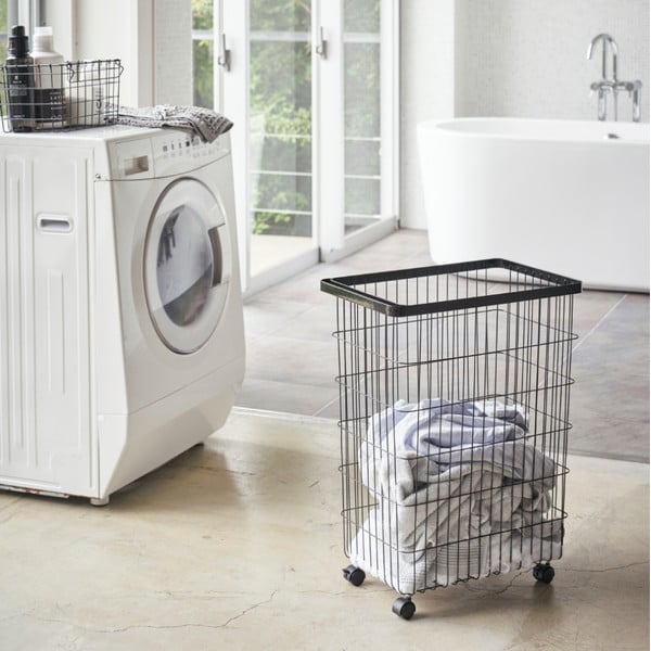 Černý kovový koš na prádlo 55 l Tower – YAMAZAKI-image-1