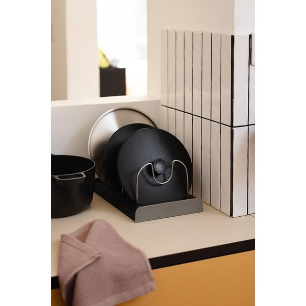 Šedý organizér na pokličky či pánve Joseph Joseph-image-3