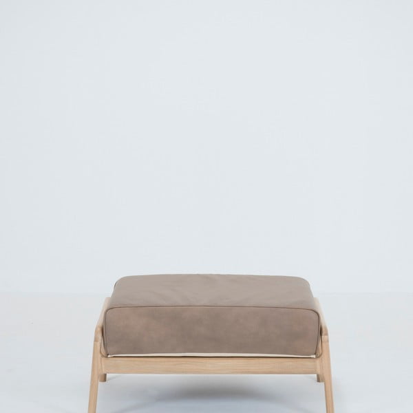 Světle hnědá podnožka z buvolí kůže s konstrukcí z masivního dubového dřeva Gazzda Fawn-image-2