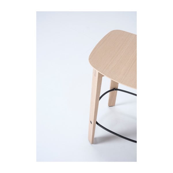 Barová stolička z dubového dřeva v přírodní barvě (výška sedáku 65 cm) Nora – Gazzda-image-1