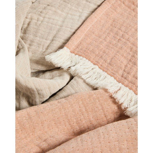 Mušelínová dětská deka v lososové barvě 130x170 cm Nafine – Kave Home-image-1