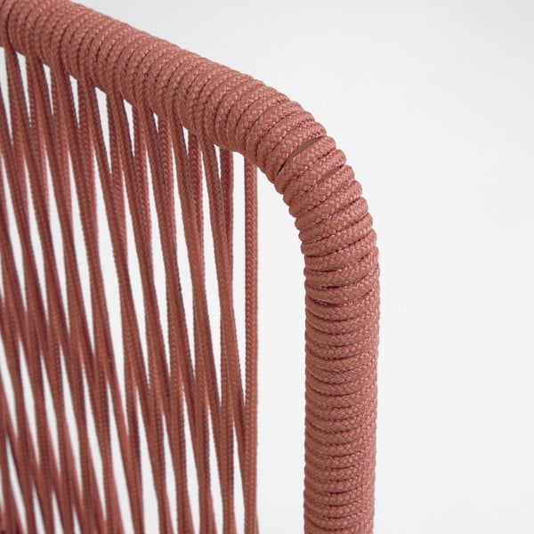 Zahradní křeslo v terakotové barvě s ocelovou konstrukcí Kave Home Nadin-image-3