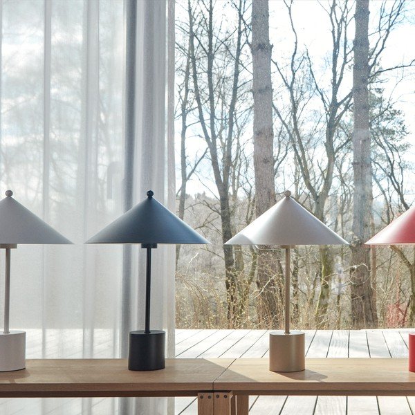 Červená kovová stolní lampa (výška 50 cm) Kasa – OYOY Living Design-image-3