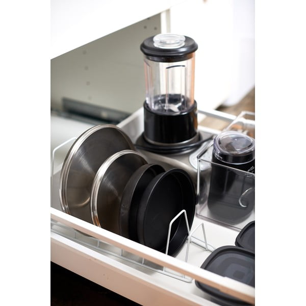 Bílý nastavitelný stojánek na pokličky a pánve YAMAZAKI Tower-image-4