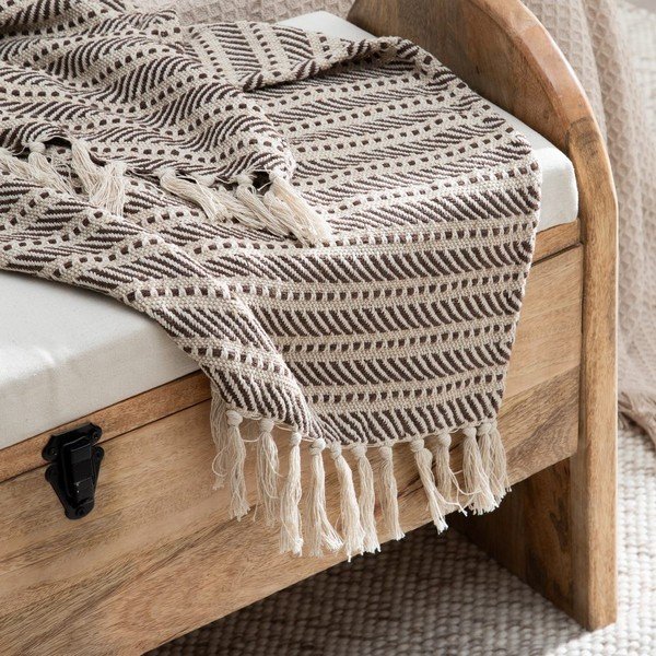 Hnědo-béžová deka s příměsí recyklovaných vláken 125x150 cm – Ixia-image-1