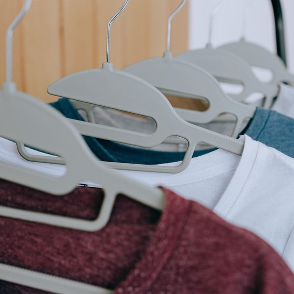 Plastová ramínka v sadě 10 ks – Addis-image-1