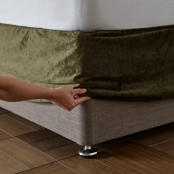 Khaki napínací sametový potah na rám postele 137x198 cm Kingsley – Catherine Lansfield-image-1