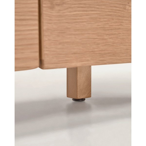 Nízká komoda v dekoru dubu v přírodní barvě 150x71 cm Rasha – Kave Home-image-1