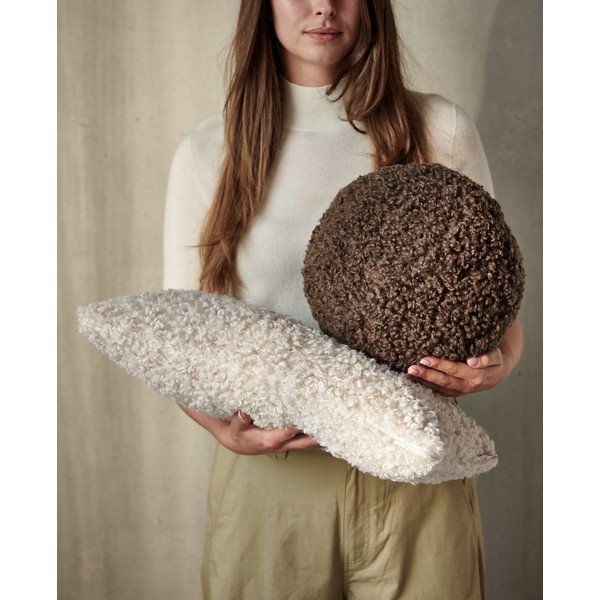 Plyšový dekorační polštář ø 26 cm Teddy – Blomus-image-1