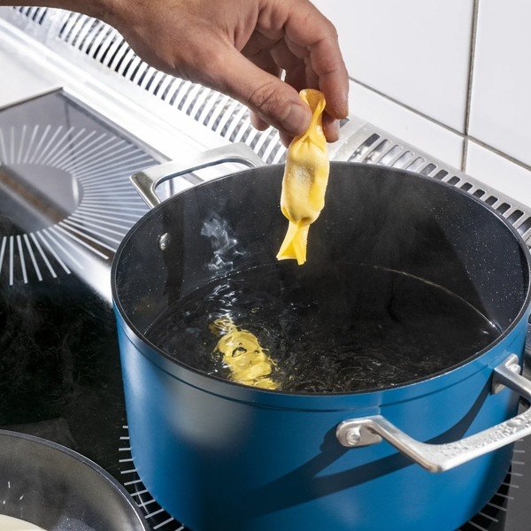 Hrnec s pokličkou/s keramickým povrchem 2,4 l Meda 4.0 – FABINI-image-4