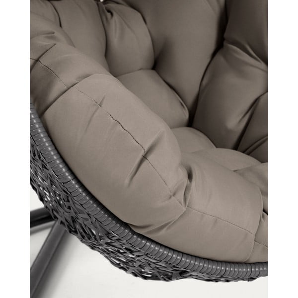 Tmavě šedé závěsné zahradní křeslo z umělého ratanu Florina – Kave Home-image-3