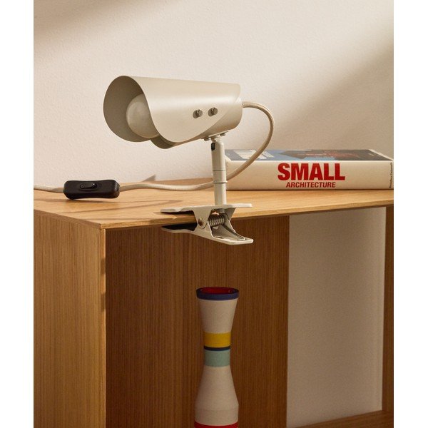 Světle šedá kovová stolní lampa s klipem (výška 16 cm) Jula – Kave Home-image-1