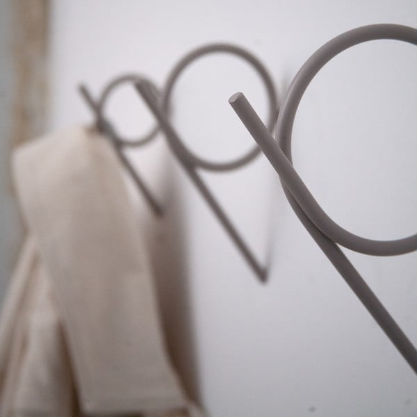 Taupe nástěnný ocelový háček Tuba S – Spinder Design-image-3