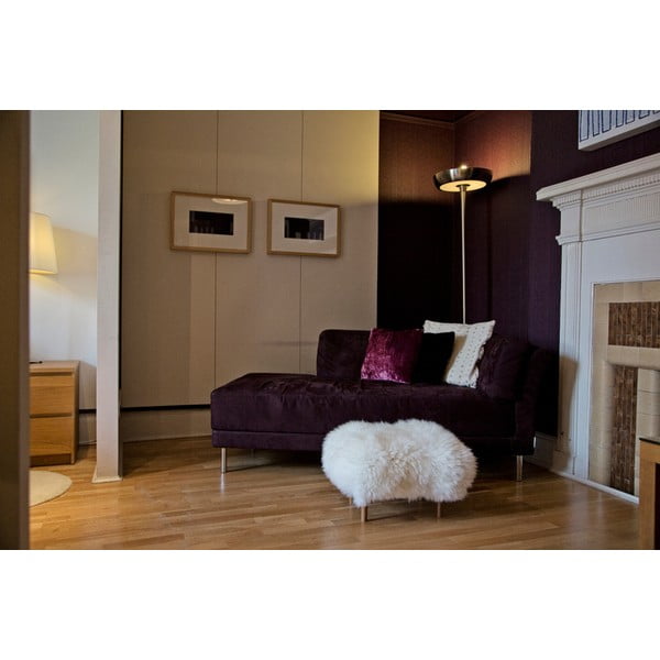 Stolička z ovčí kůže Nia Cerise-image-3