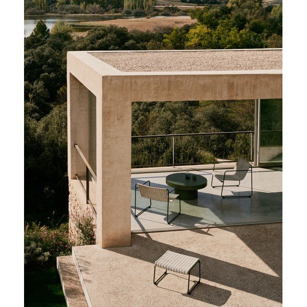 Betonový kulatý zahradní konferenční stolek ø 90 cm Aiguablava – Kave Home-image-3