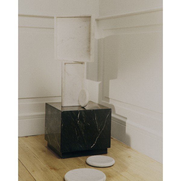 Mramorový dekorační tác 35x35 cm Serela – Kave Home-image-2