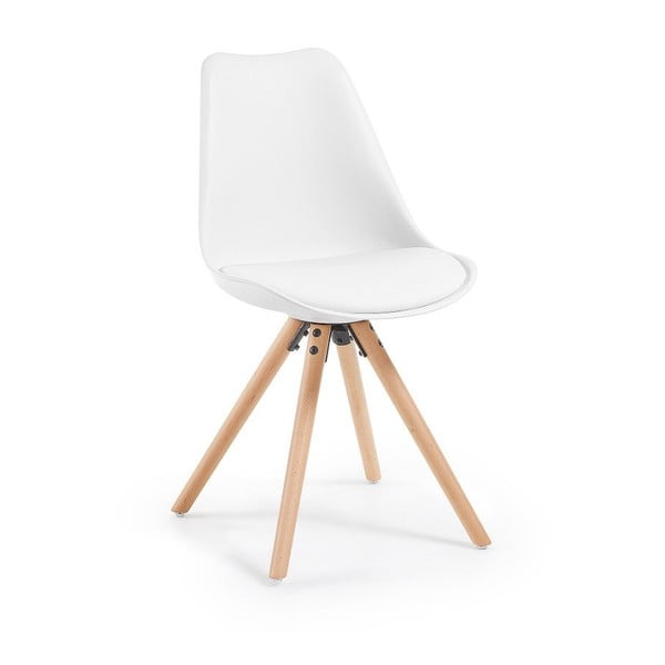 Bílá židle s dřevěným podnožím La Forma Lars