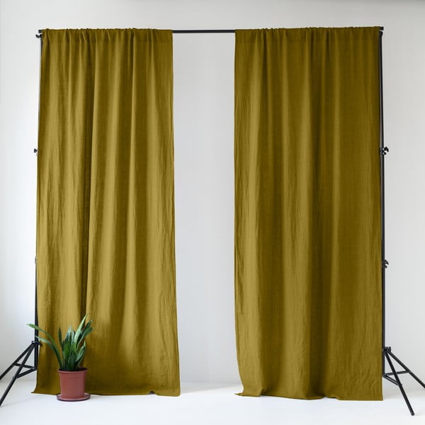 Okrově žlutý/zelený lněný závěs 140x250 cm Moss Green – Linen Tales