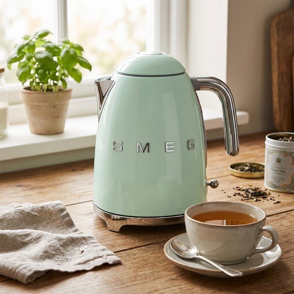 Světle zelená rychlovarná konvice 1,7 l 50's Retro Style – SMEG-image-1