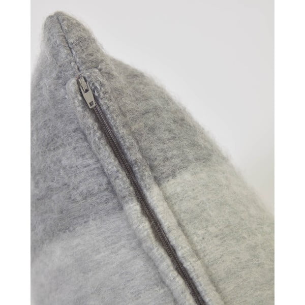 Povlak na polštář s příměsí vlny 45x45 cm Catarina – Kave Home-image-2