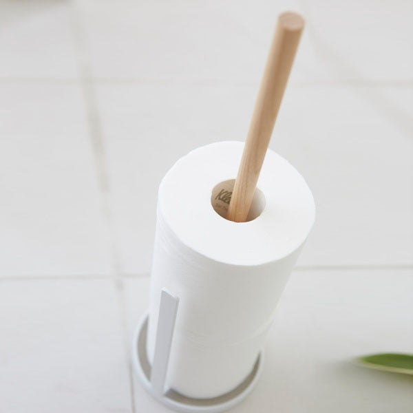 Bílý stojan na náhradní toaletní papíry s detailem z bukového dřeva YAMAZAKI Tosca-image-2