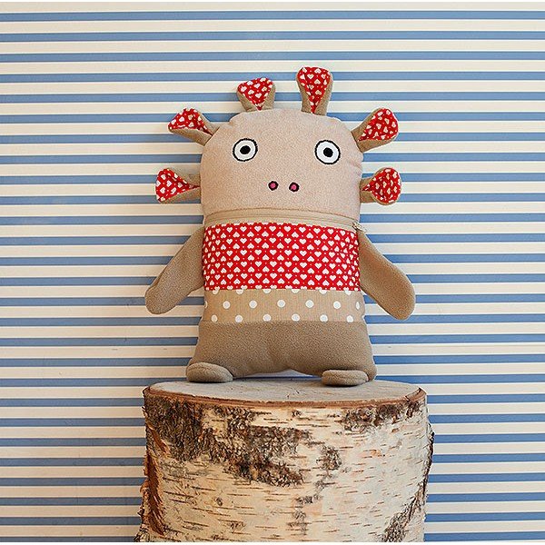 Béžový srdíčkový Pyžamožrout Bartex, 33 x 21 cm